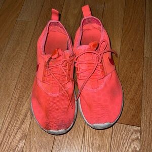 Nike Women’s Flyknit Sneakers Size 7​